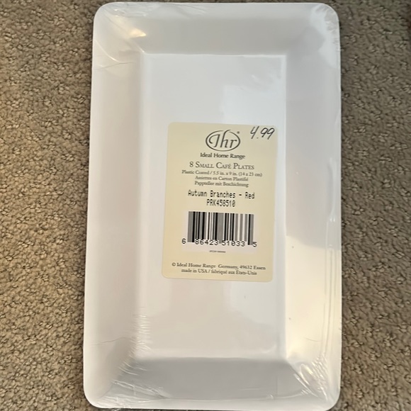 16 Autumn Branches Rectangle Plastic Coated Plates Thanksgiving - Picture 3 of 3